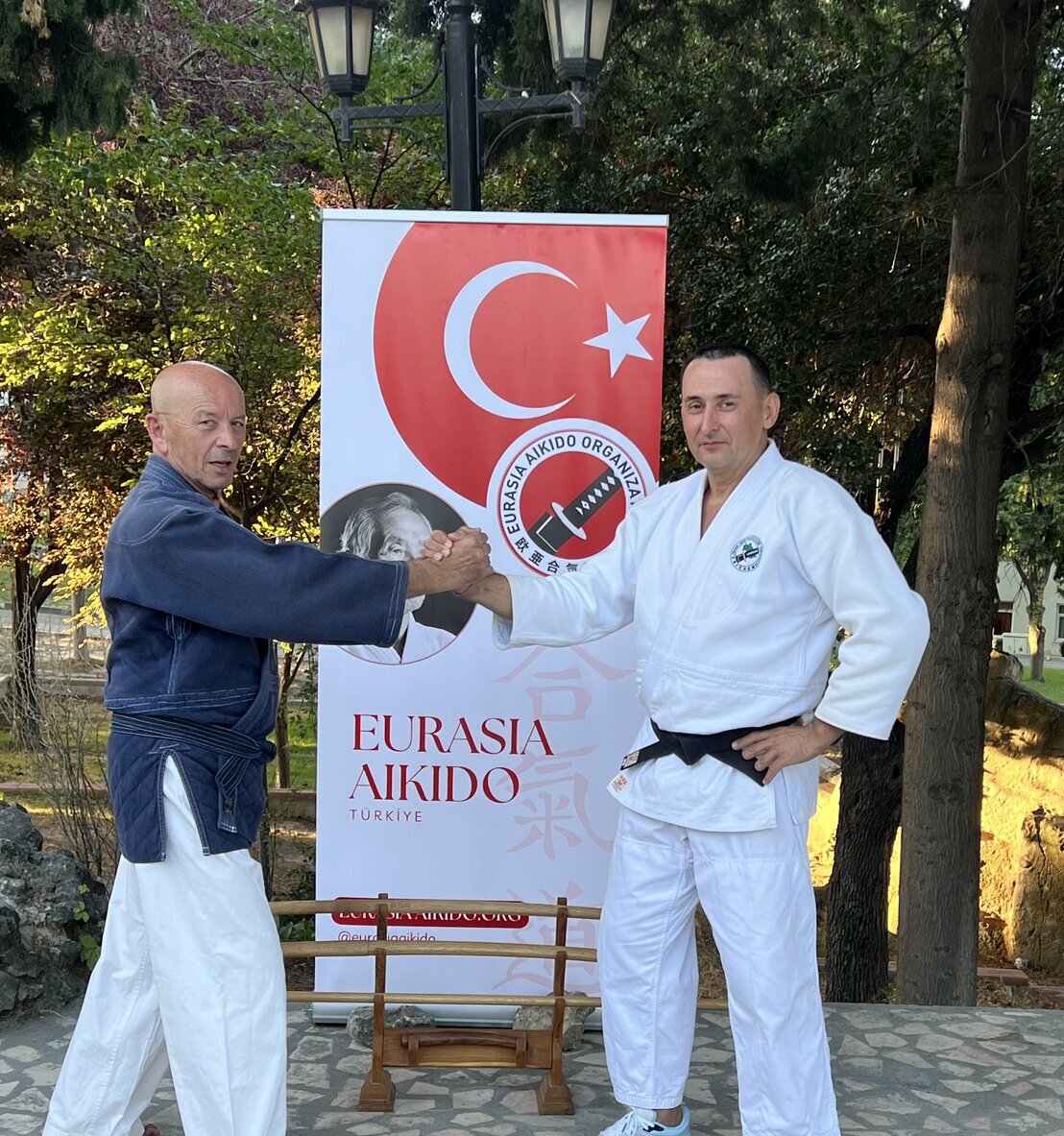  <span style="font-style: italic;"> </span><span style="font-weight: bold;">Юрий Мартыненко 7 Дан Eurasia Aikido</span> <span style="font-weight: bold; font-style: italic;">Технический директор,инструктор международного класса. Тренер представительства Организации Евразия Айкидо в Туркменистане </span> <br>